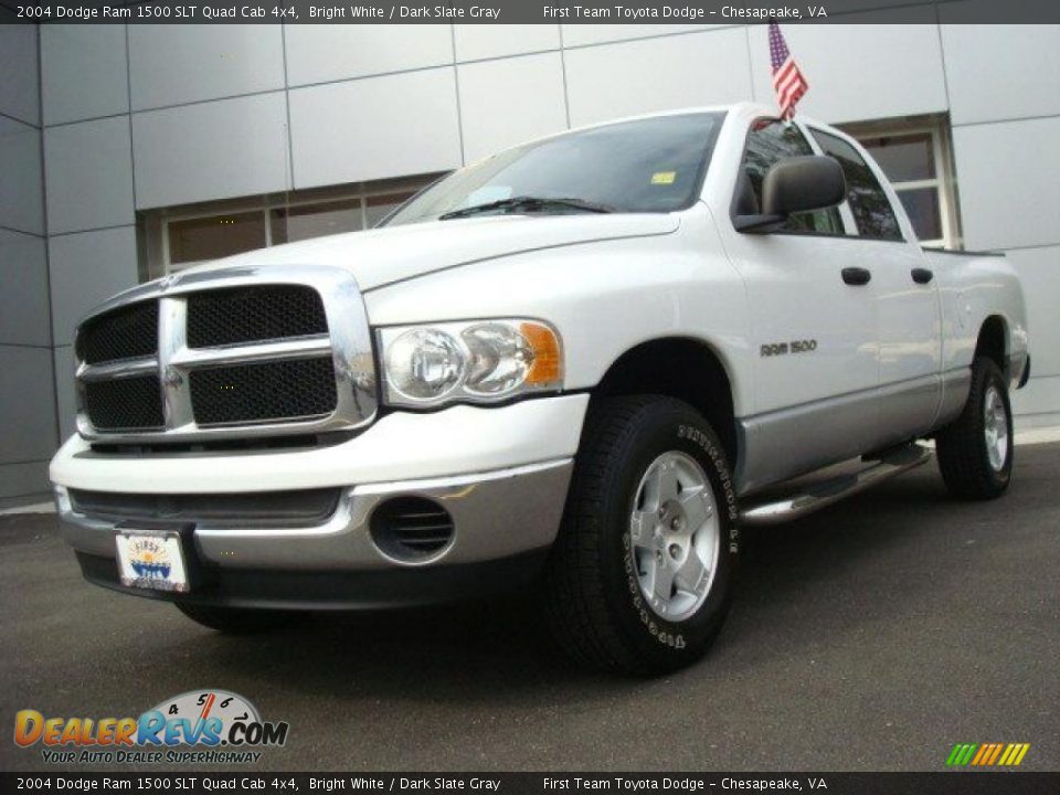 2004 Dodge Ram 1500 SLT Quad Cab 4x4 Bright White / Dark Slate Gray Photo #1