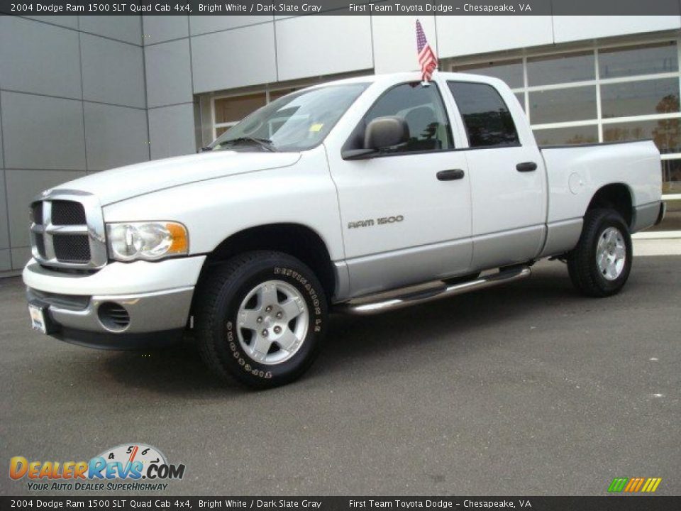 2004 Dodge Ram 1500 SLT Quad Cab 4x4 Bright White / Dark Slate Gray Photo #2