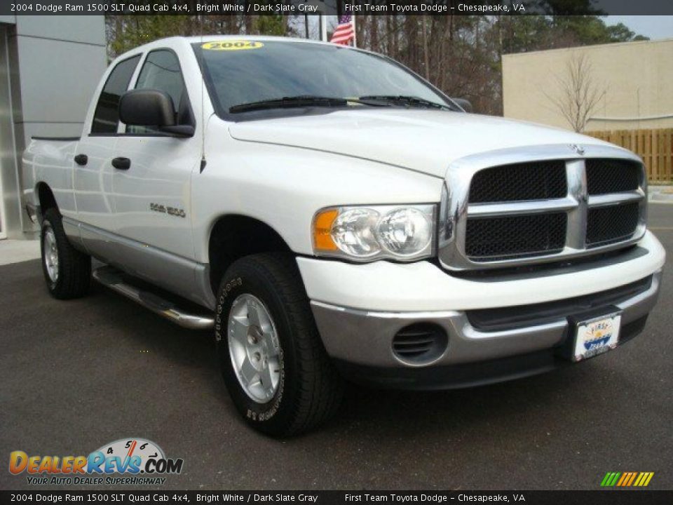 2004 Dodge Ram 1500 SLT Quad Cab 4x4 Bright White / Dark Slate Gray Photo #9