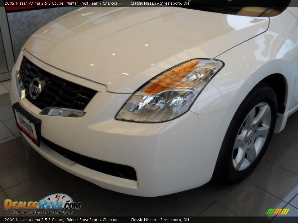 2009 Nissan Altima 2.5 S Coupe Winter Frost Pearl / Charcoal Photo #7