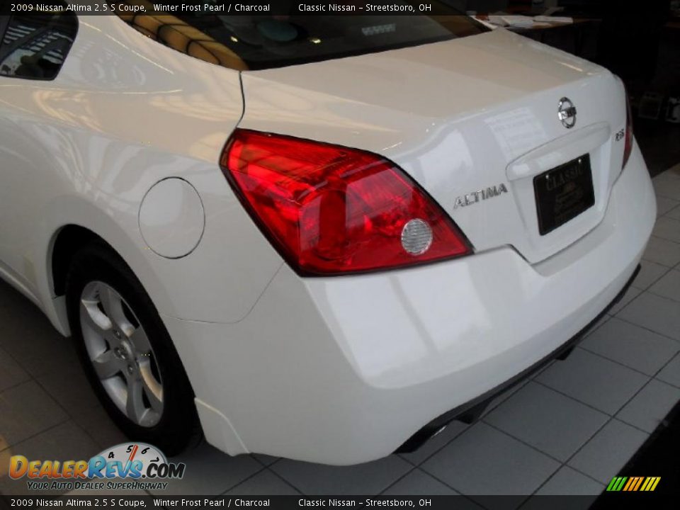 2009 Nissan Altima 2.5 S Coupe Winter Frost Pearl / Charcoal Photo #9