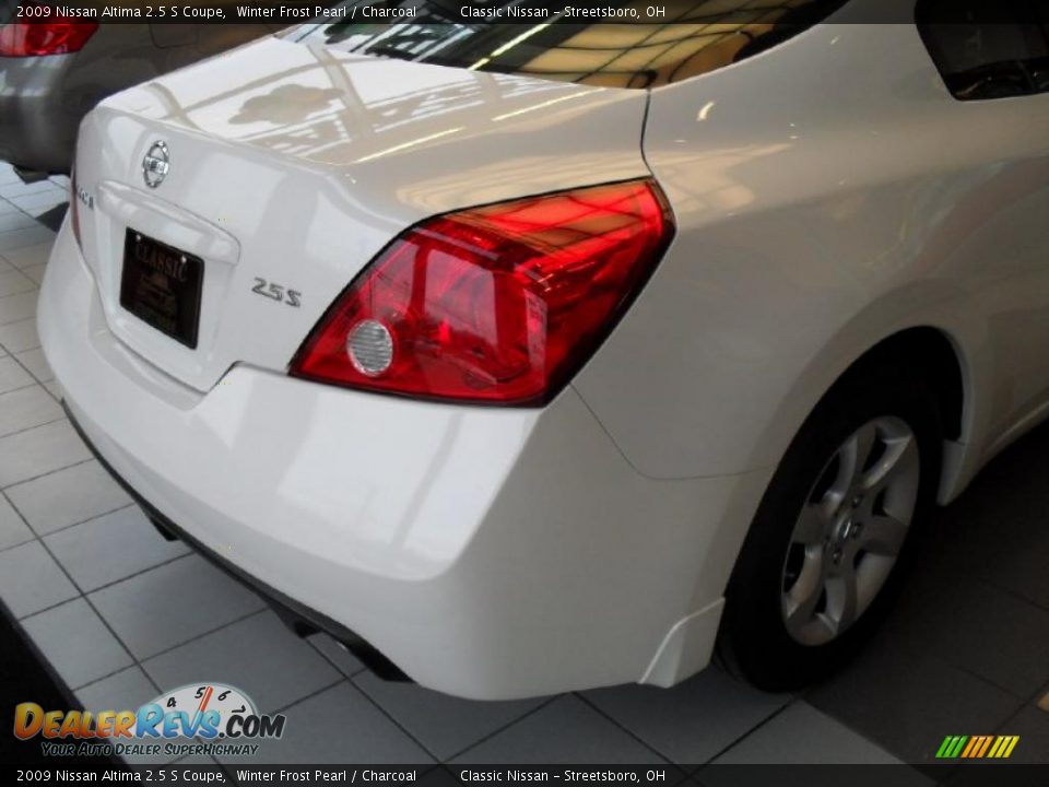 2009 Nissan Altima 2.5 S Coupe Winter Frost Pearl / Charcoal Photo #10