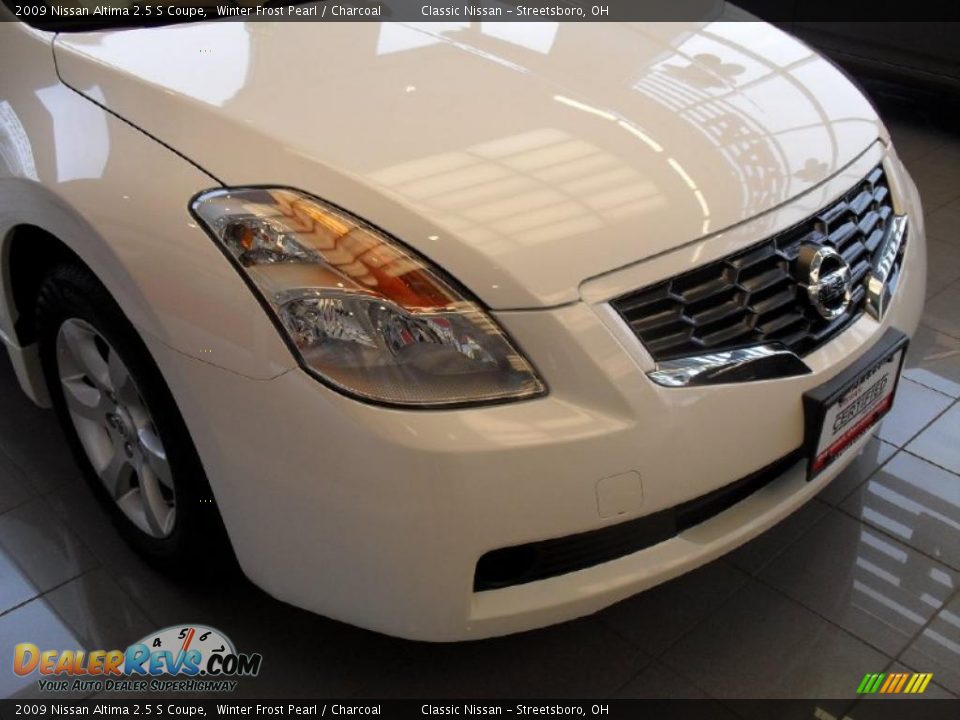 2009 Nissan Altima 2.5 S Coupe Winter Frost Pearl / Charcoal Photo #12