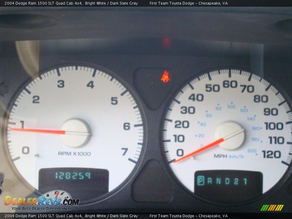 2004 Dodge Ram 1500 SLT Quad Cab 4x4 Bright White / Dark Slate Gray Photo #20