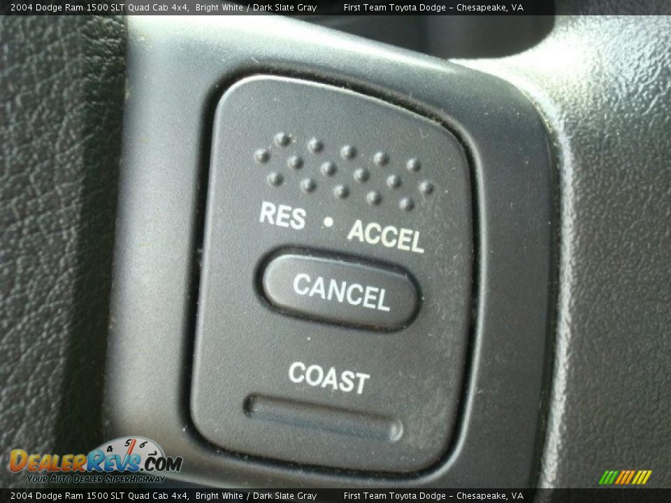 2004 Dodge Ram 1500 SLT Quad Cab 4x4 Bright White / Dark Slate Gray Photo #22