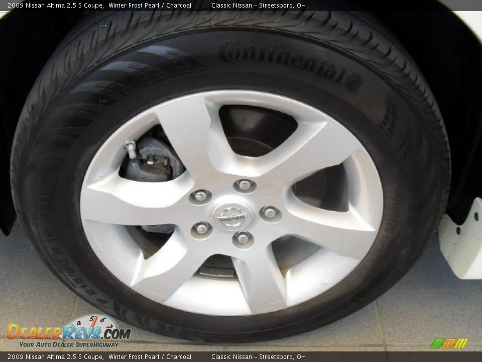 2009 Nissan Altima 2.5 S Coupe Winter Frost Pearl / Charcoal Photo #28