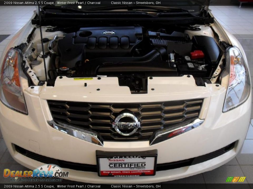2009 Nissan Altima 2.5 S Coupe Winter Frost Pearl / Charcoal Photo #32