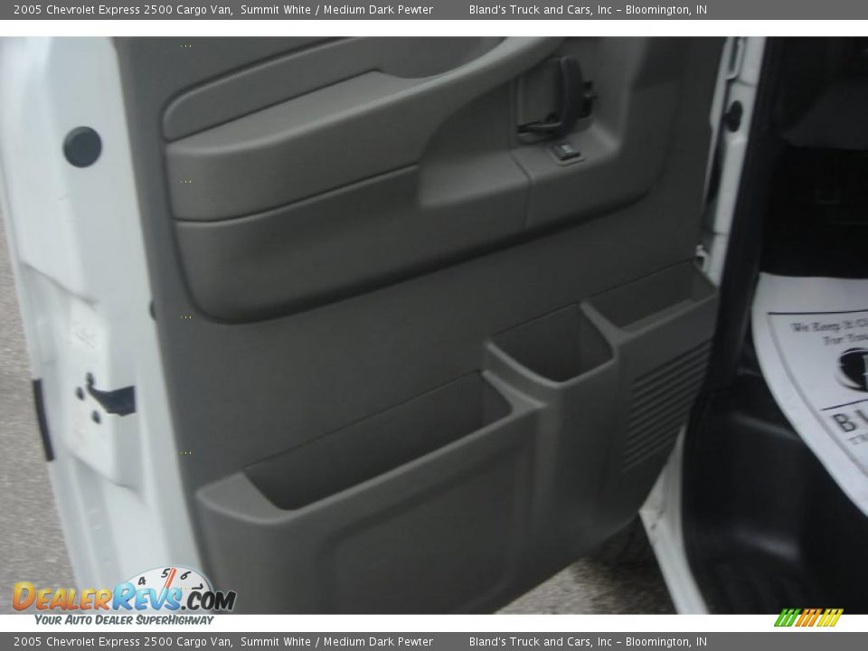 2005 Chevrolet Express 2500 Cargo Van Summit White / Medium Dark Pewter Photo #7