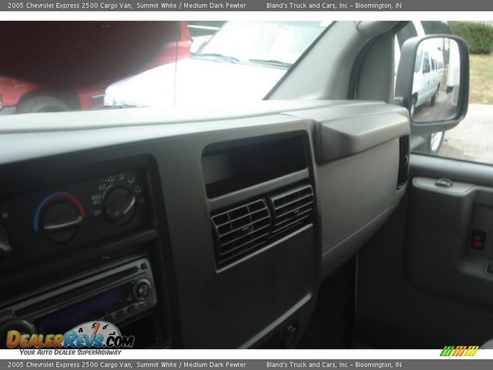 2005 Chevrolet Express 2500 Cargo Van Summit White / Medium Dark Pewter Photo #15