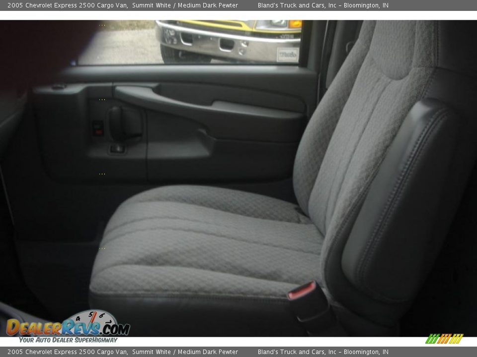 2005 Chevrolet Express 2500 Cargo Van Summit White / Medium Dark Pewter Photo #17