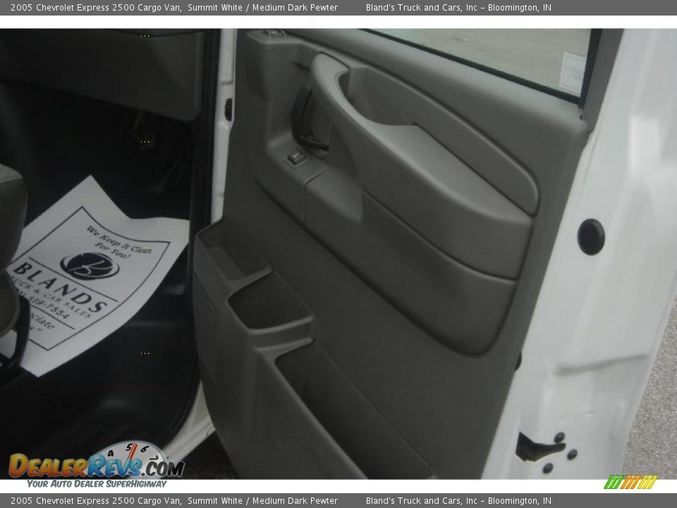 2005 Chevrolet Express 2500 Cargo Van Summit White / Medium Dark Pewter Photo #28