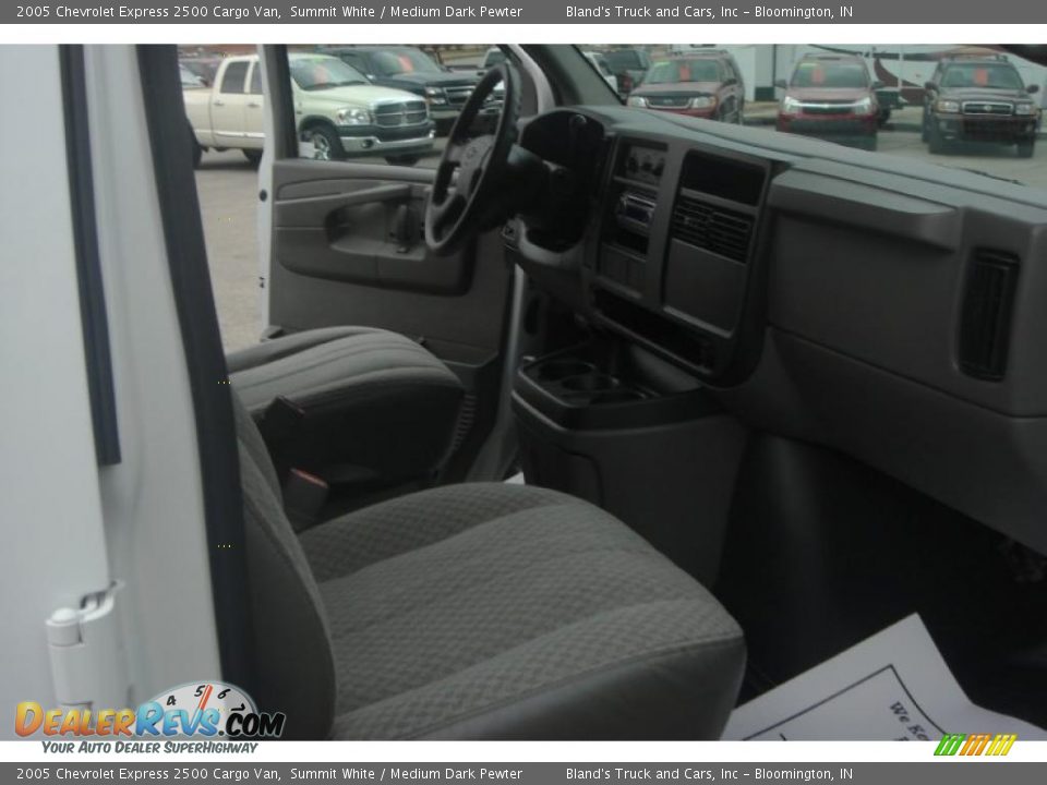 2005 Chevrolet Express 2500 Cargo Van Summit White / Medium Dark Pewter Photo #29