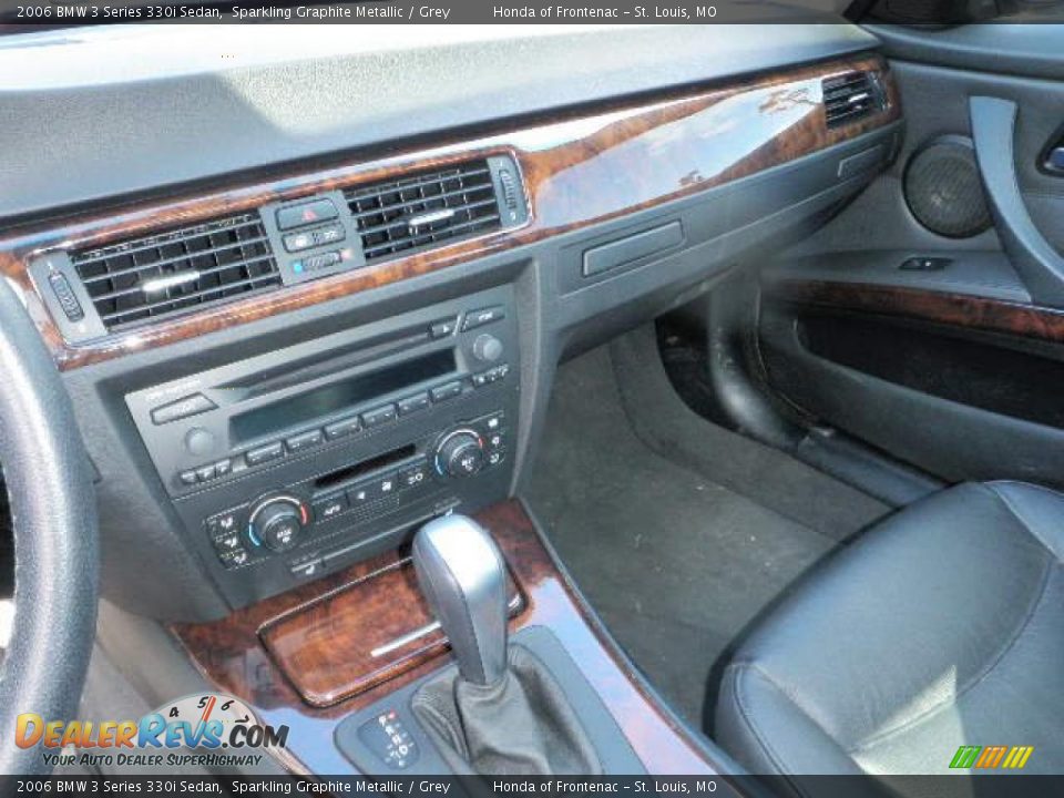 2006 BMW 3 Series 330i Sedan Sparkling Graphite Metallic / Grey Photo #16