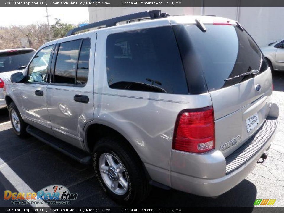 2005 Ford Explorer XLT Silver Birch Metallic / Midnight Grey Photo #2