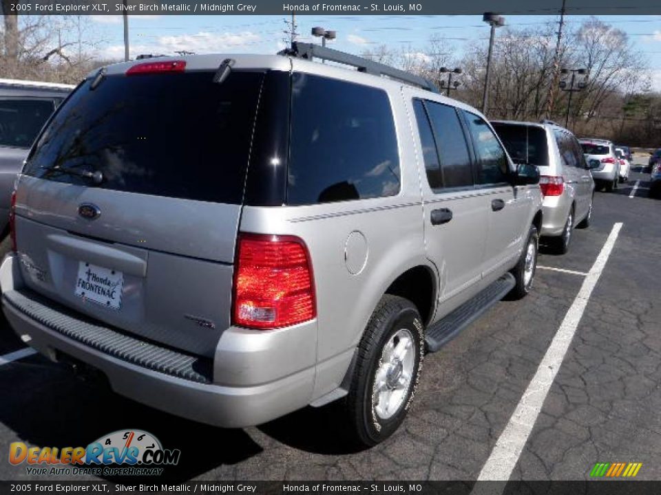 2005 Ford Explorer XLT Silver Birch Metallic / Midnight Grey Photo #3