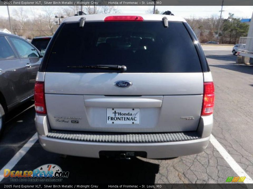 2005 Ford Explorer XLT Silver Birch Metallic / Midnight Grey Photo #4