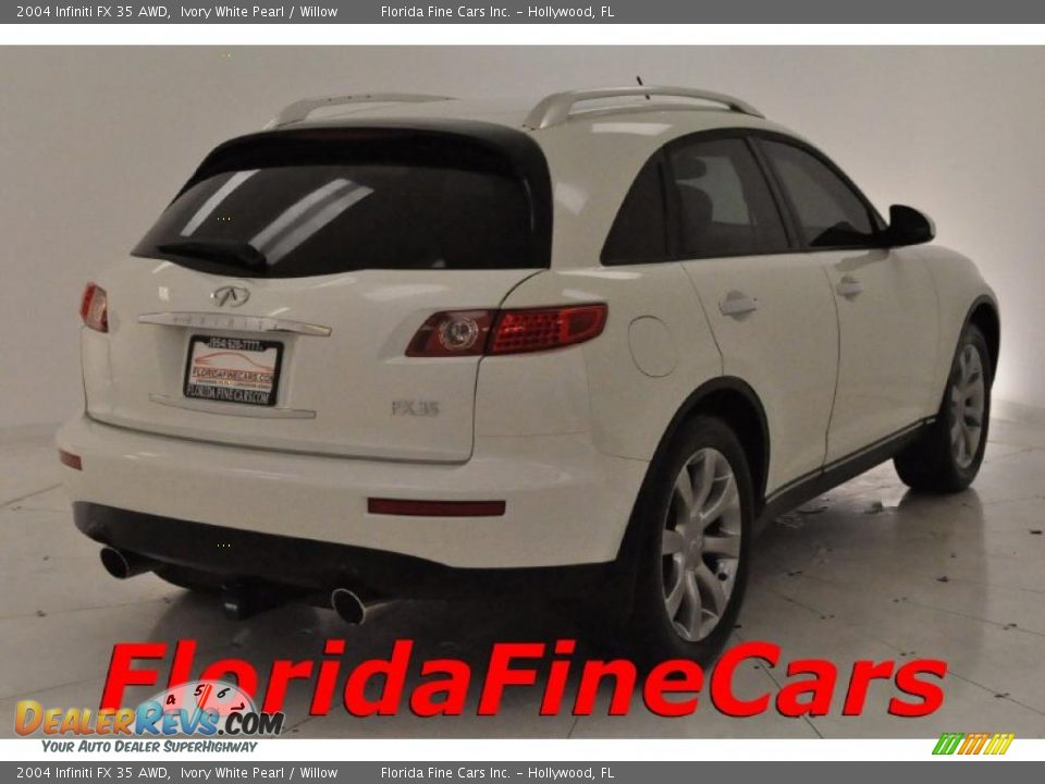2004 Infiniti FX 35 AWD Ivory White Pearl / Willow Photo #2