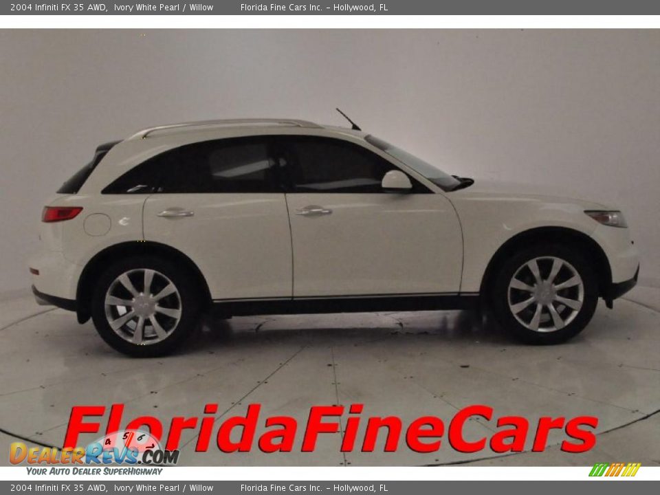 2004 Infiniti FX 35 AWD Ivory White Pearl / Willow Photo #4
