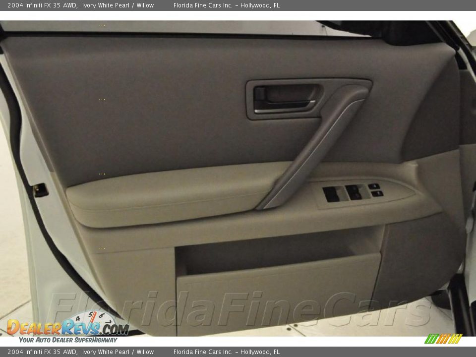 2004 Infiniti FX 35 AWD Ivory White Pearl / Willow Photo #11