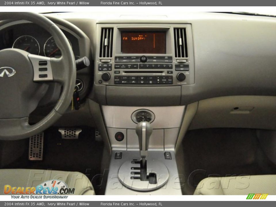 2004 Infiniti FX 35 AWD Ivory White Pearl / Willow Photo #16