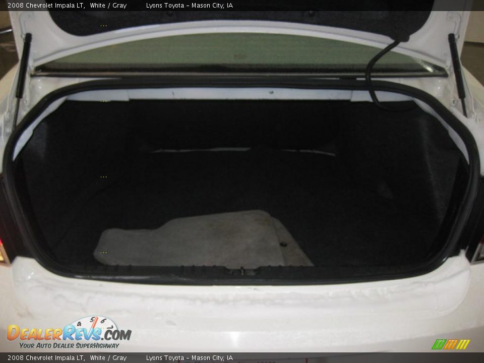 2008 Chevrolet Impala LT White / Gray Photo #16