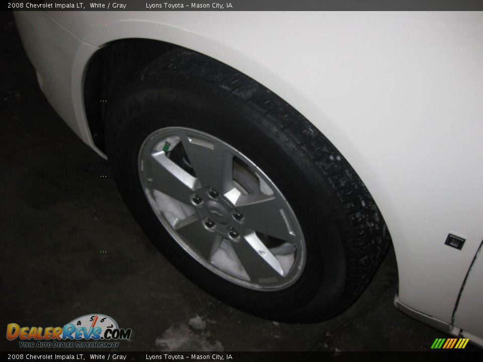 2008 Chevrolet Impala LT White / Gray Photo #17