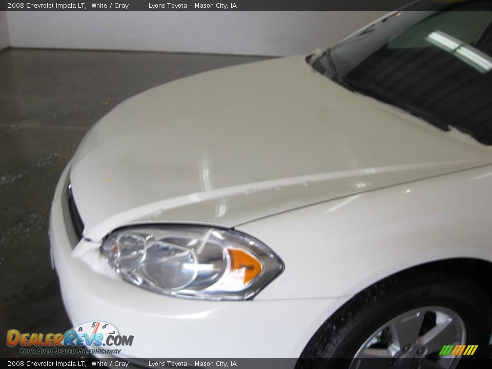 2008 Chevrolet Impala LT White / Gray Photo #18