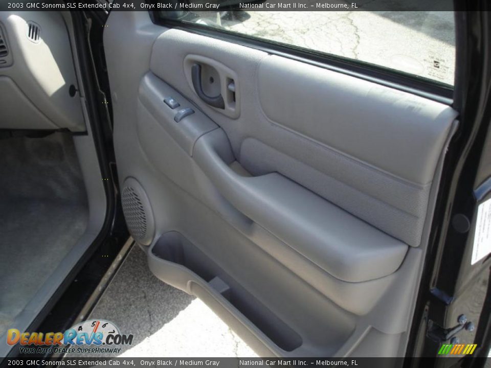 2003 GMC Sonoma SLS Extended Cab 4x4 Onyx Black / Medium Gray Photo #21