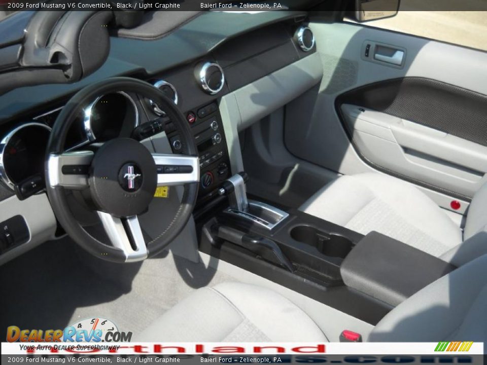 2009 Ford Mustang V6 Convertible Black / Light Graphite Photo #11