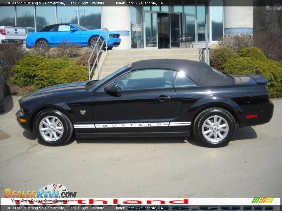 2009 Ford Mustang V6 Convertible Black / Light Graphite Photo #20