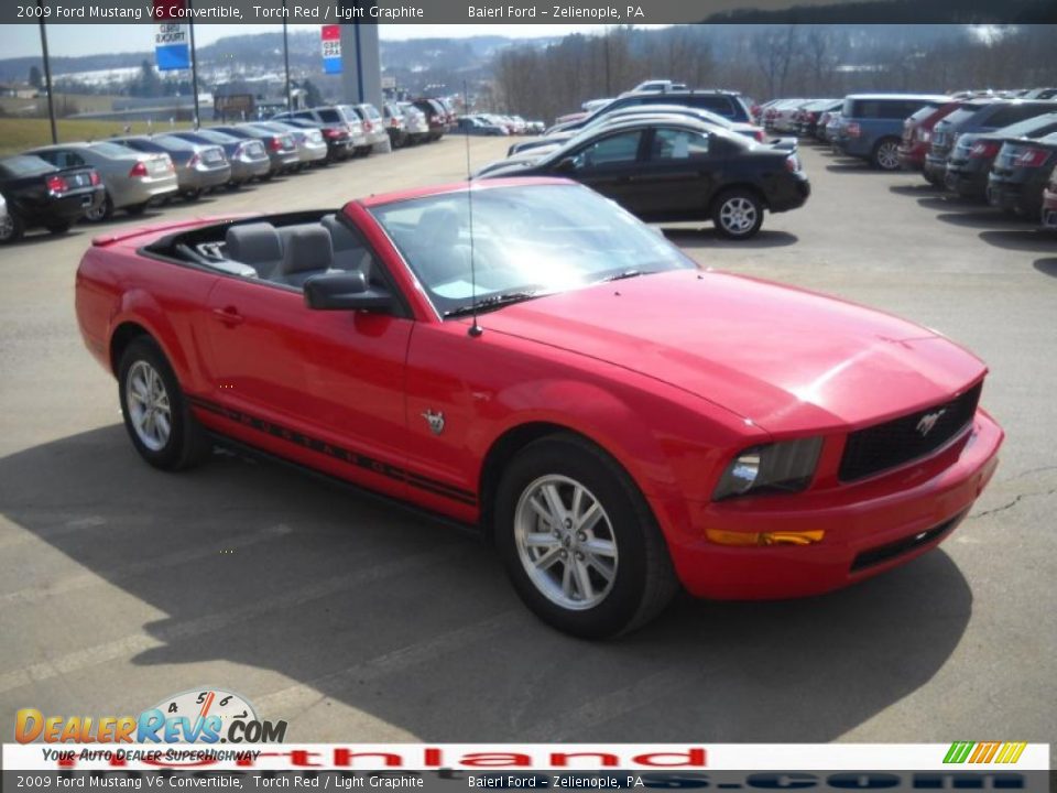 2009 Ford Mustang V6 Convertible Torch Red / Light Graphite Photo #4