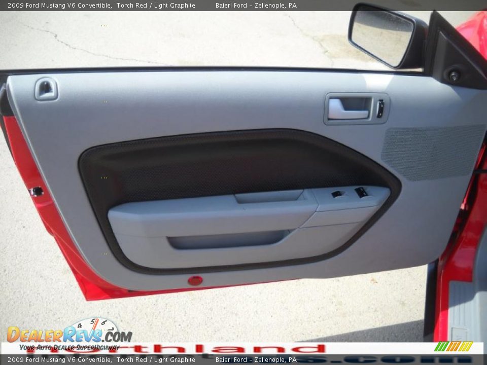 2009 Ford Mustang V6 Convertible Torch Red / Light Graphite Photo #10