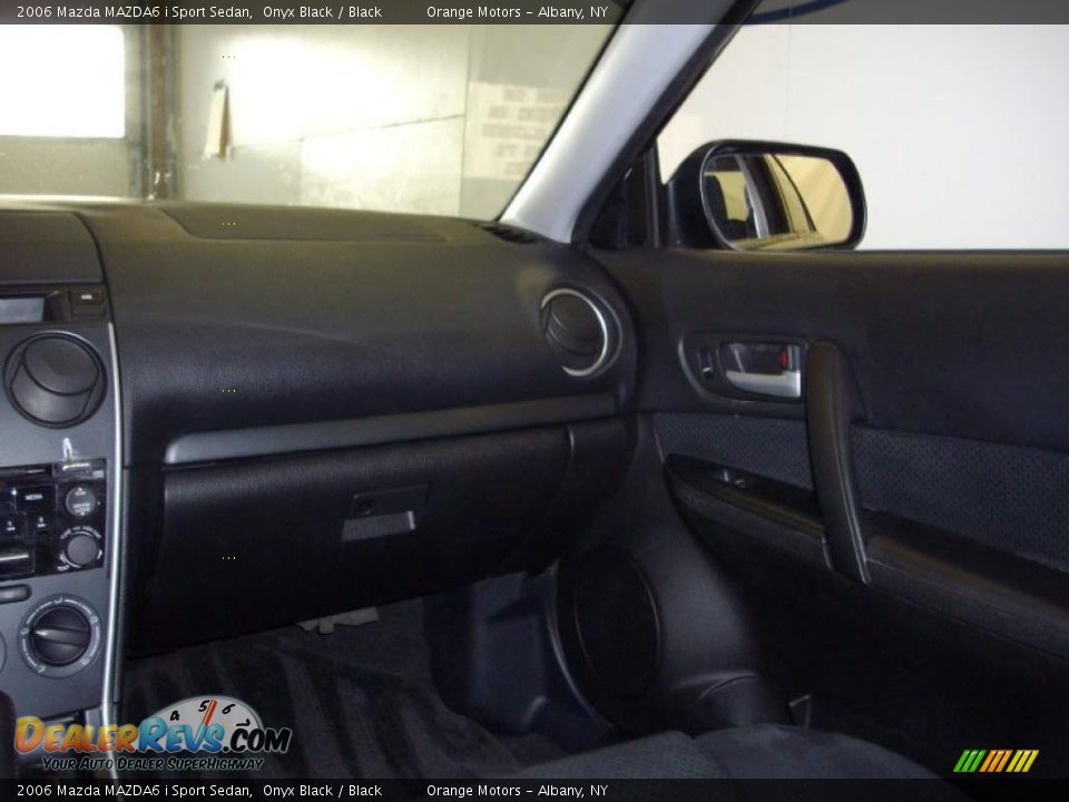 2006 Mazda MAZDA6 i Sport Sedan Onyx Black / Black Photo #8