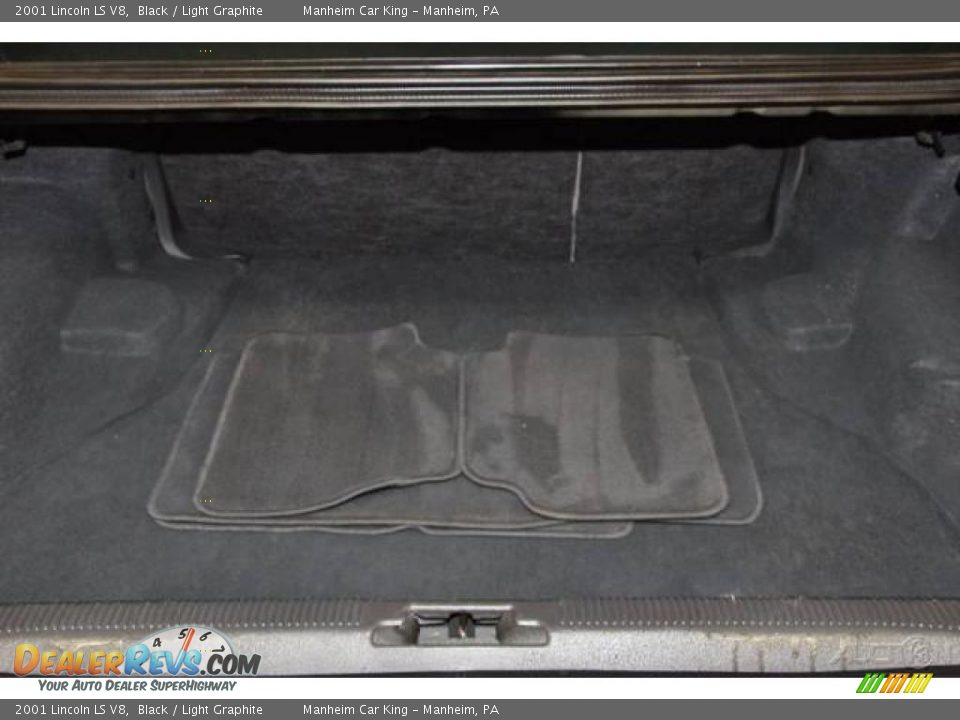 2001 Lincoln LS V8 Black / Light Graphite Photo #14