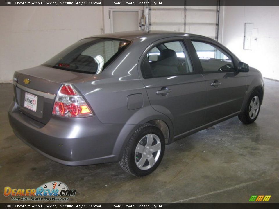 2009 Chevrolet Aveo LT Sedan Medium Gray / Charcoal Photo #4