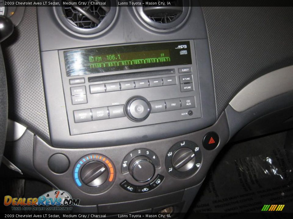 2009 Chevrolet Aveo LT Sedan Medium Gray / Charcoal Photo #11