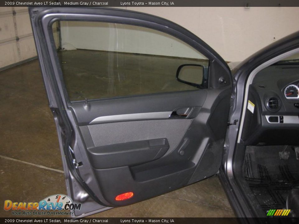 2009 Chevrolet Aveo LT Sedan Medium Gray / Charcoal Photo #12