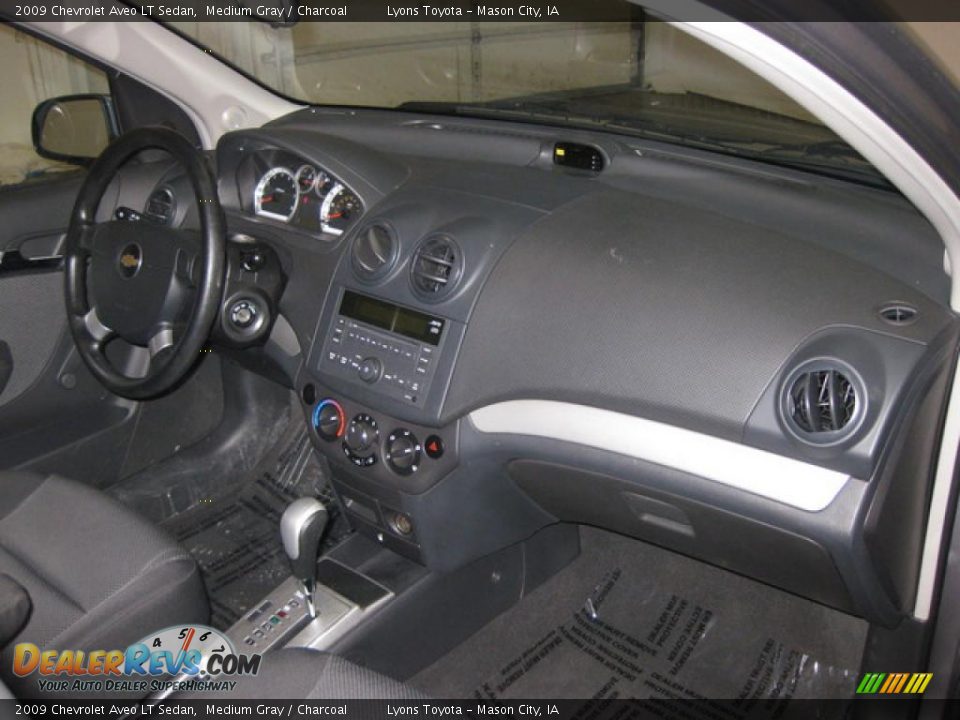 2009 Chevrolet Aveo LT Sedan Medium Gray / Charcoal Photo #14