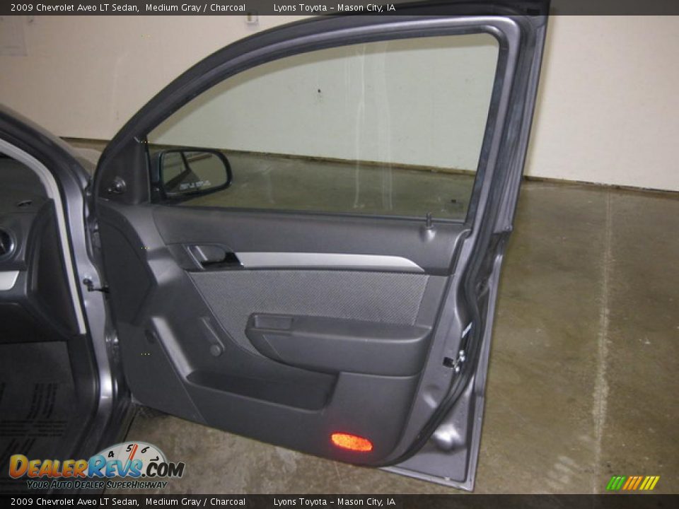 2009 Chevrolet Aveo LT Sedan Medium Gray / Charcoal Photo #15