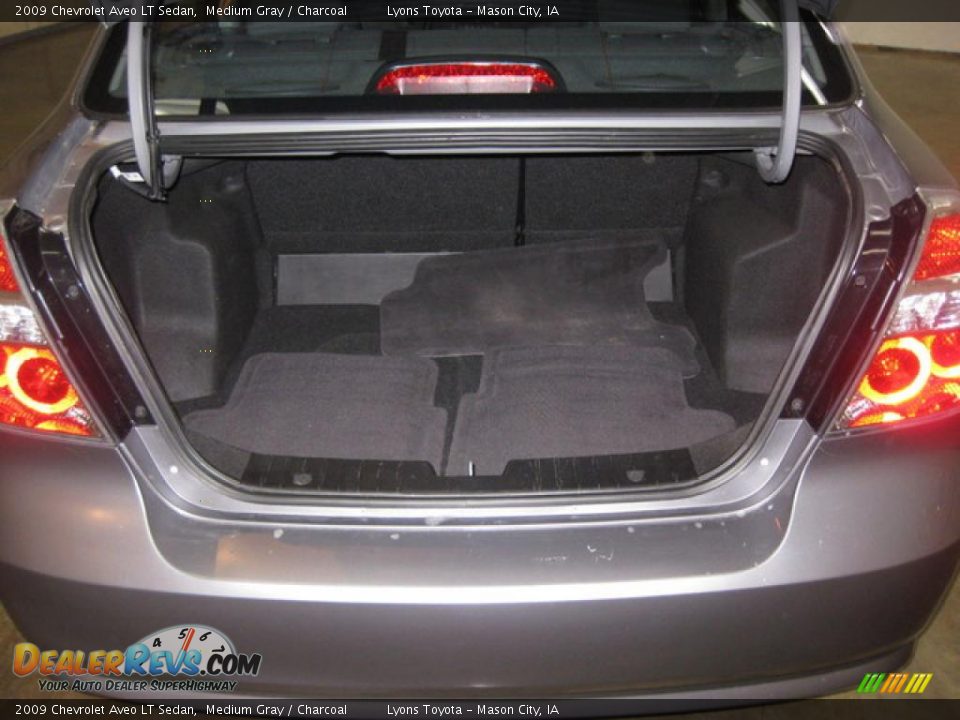 2009 Chevrolet Aveo LT Sedan Medium Gray / Charcoal Photo #16
