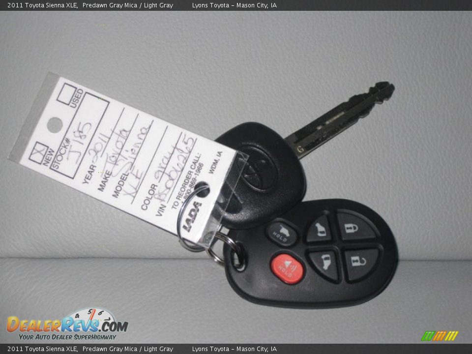 2011 Toyota Sienna XLE Predawn Gray Mica / Light Gray Photo #8