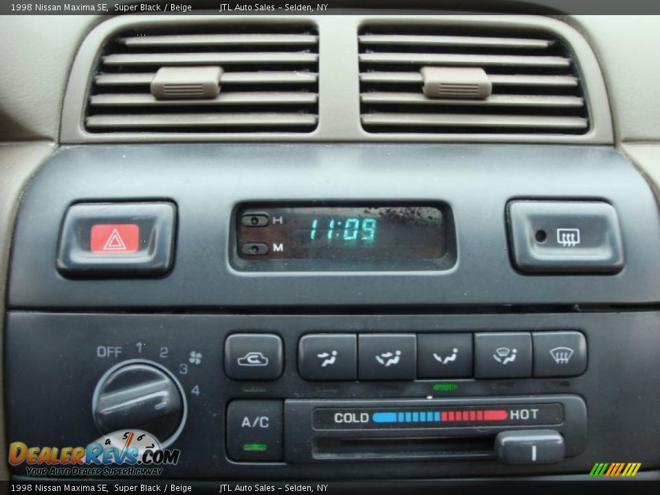 1998 Nissan Maxima SE Super Black / Beige Photo #14