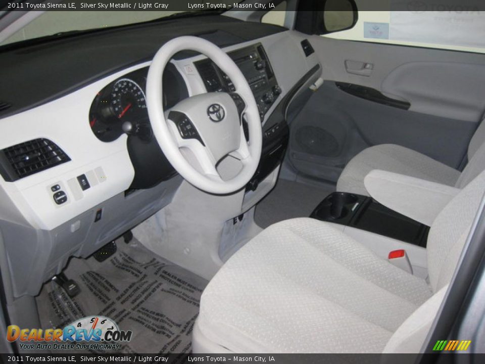 2011 Toyota Sienna LE Silver Sky Metallic / Light Gray Photo #2