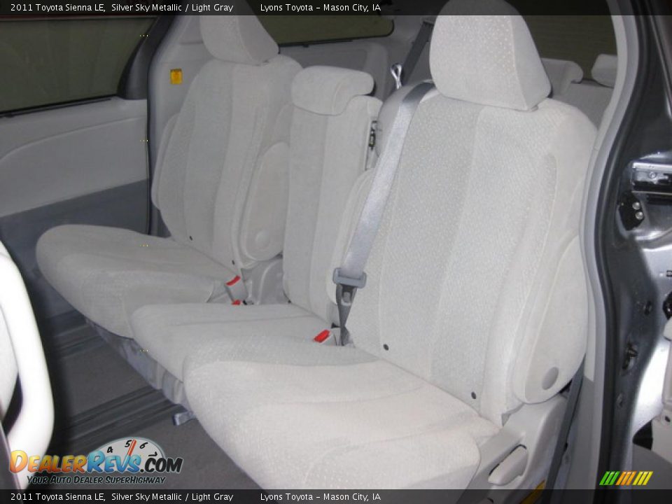 2011 Toyota Sienna LE Silver Sky Metallic / Light Gray Photo #3