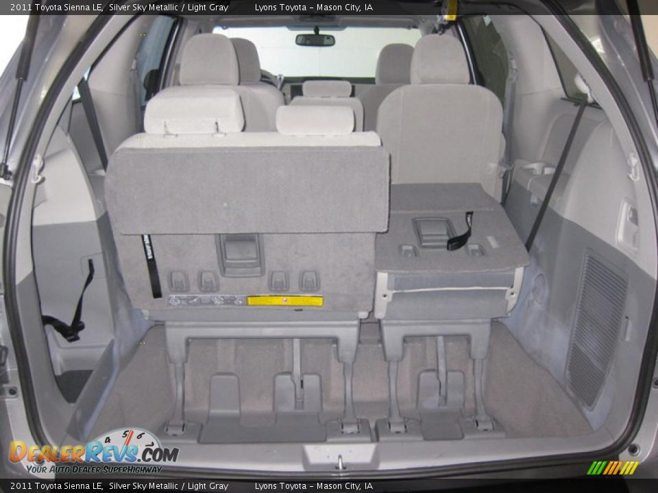 2011 Toyota Sienna LE Silver Sky Metallic / Light Gray Photo #6