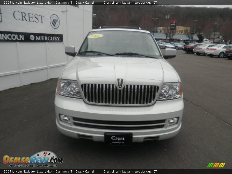 2005 Lincoln Navigator Luxury 4x4 Cashmere Tri Coat / Camel Photo #2