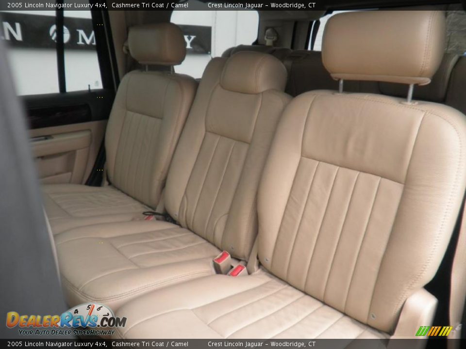 2005 Lincoln Navigator Luxury 4x4 Cashmere Tri Coat / Camel Photo #5