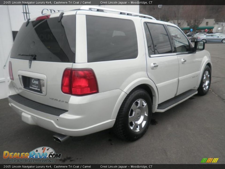 2005 Lincoln Navigator Luxury 4x4 Cashmere Tri Coat / Camel Photo #13