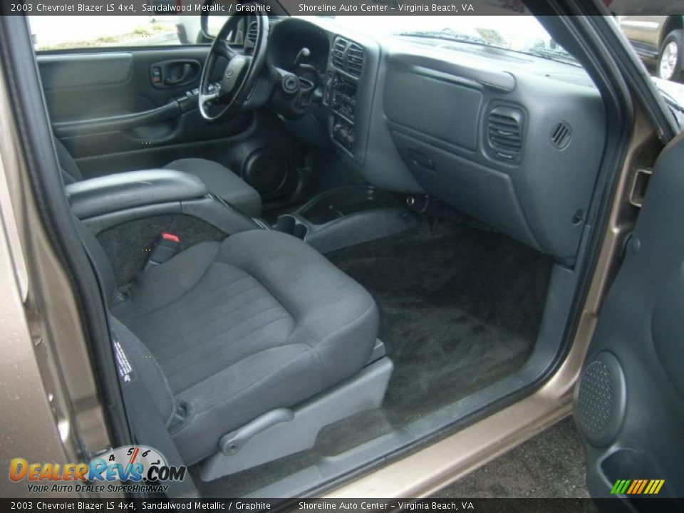 2003 Chevrolet Blazer LS 4x4 Sandalwood Metallic / Graphite Photo #11