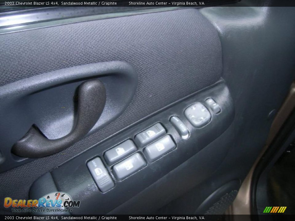 2003 Chevrolet Blazer LS 4x4 Sandalwood Metallic / Graphite Photo #13